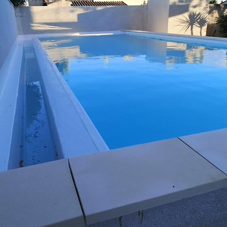 Appartement Dans Villa Avec Piscine Et Jardin Marguerittes Kültér fotó