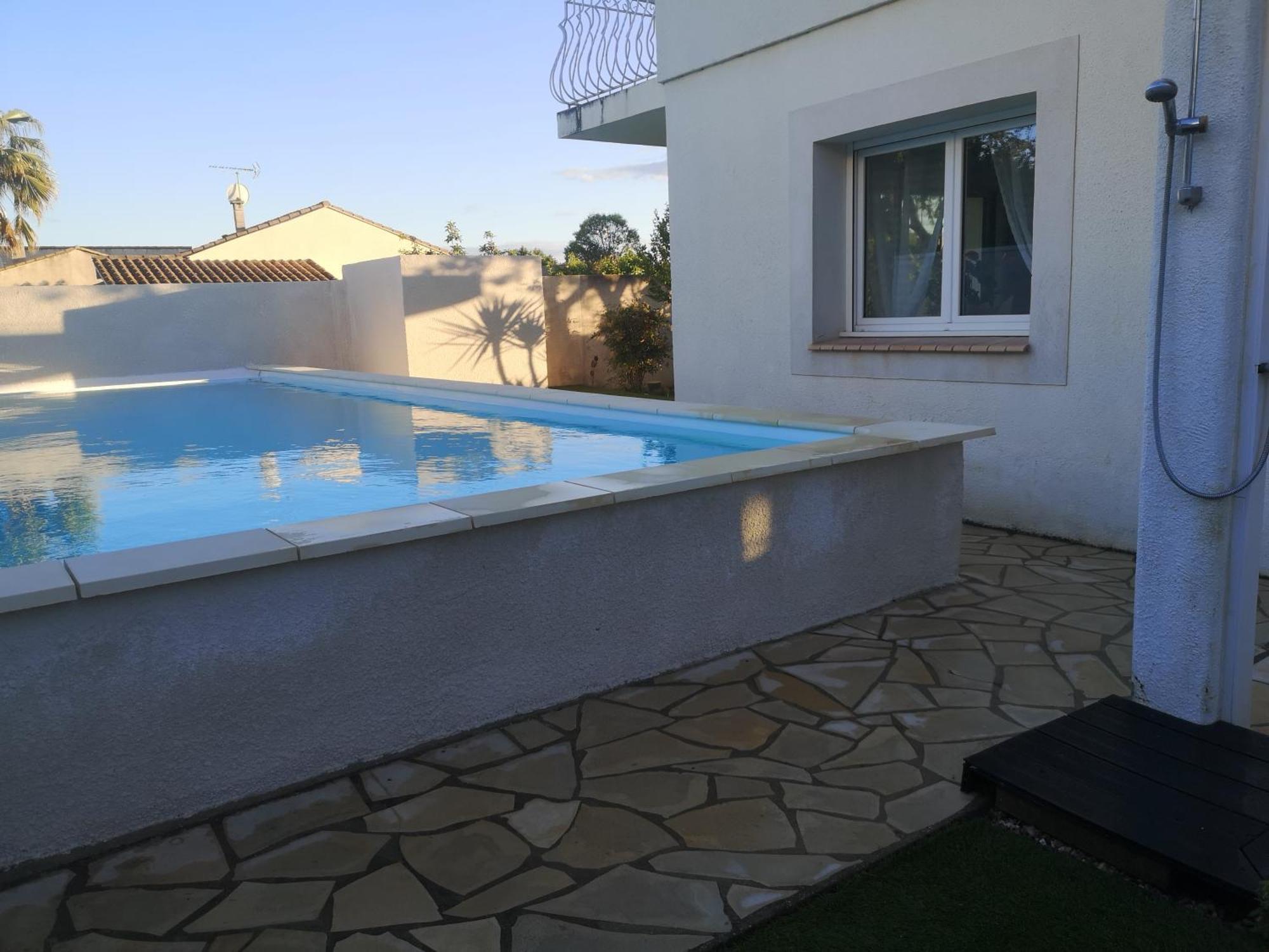 Appartement Dans Villa Avec Piscine Et Jardin Marguerittes Kültér fotó