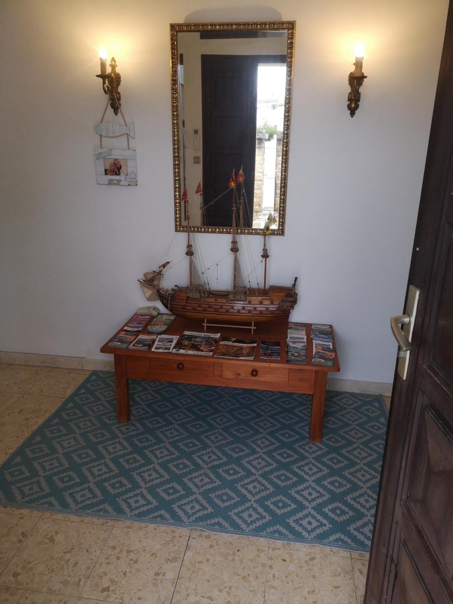 Appartement Dans Villa Avec Piscine Et Jardin Marguerittes Kültér fotó